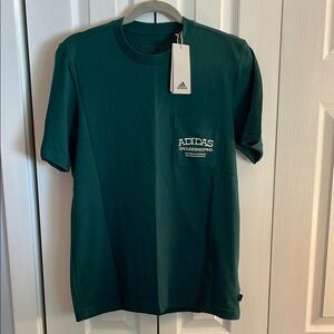 NWT ADIDAS T-shirt (S)